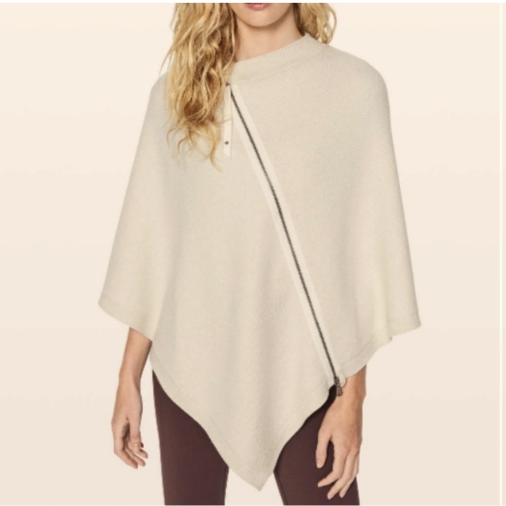 Lululemon On the Go Merino Wool Knit Zipper Convertible
Poncho Heathered Angel
